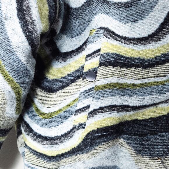 BDG Women’s Isla Wool Puffer Jacket Swirl Print Dopamine Snow Bunny Size 2XL - Picture 7 of 10